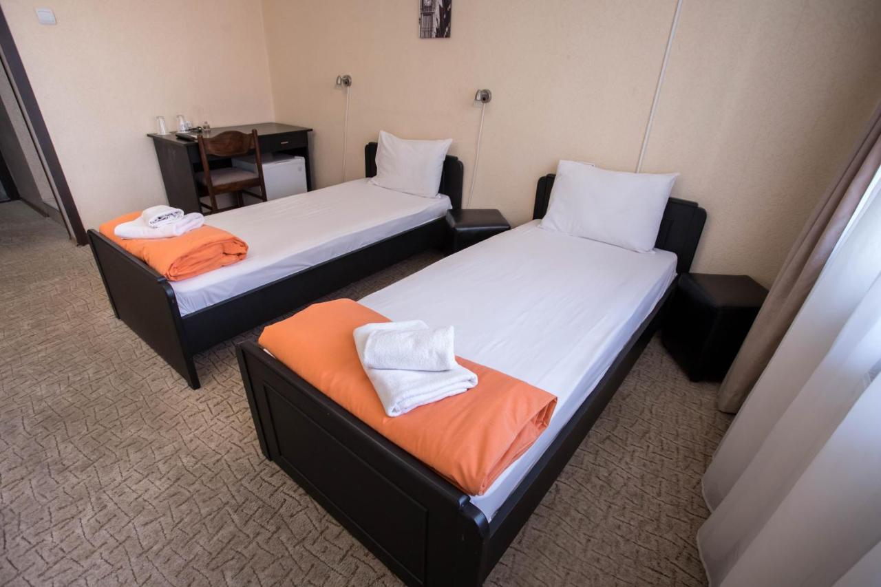 Park Hotel Ivailo Veliko Tarnovo Buitenkant foto