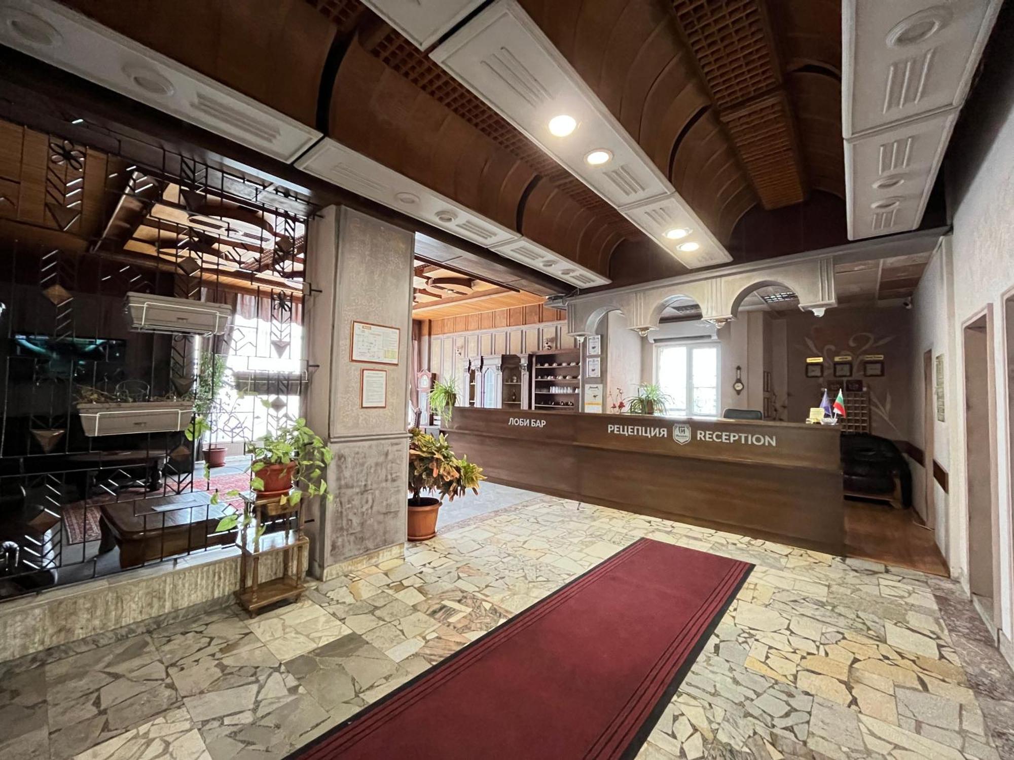 Park Hotel Ivailo Veliko Tarnovo Buitenkant foto