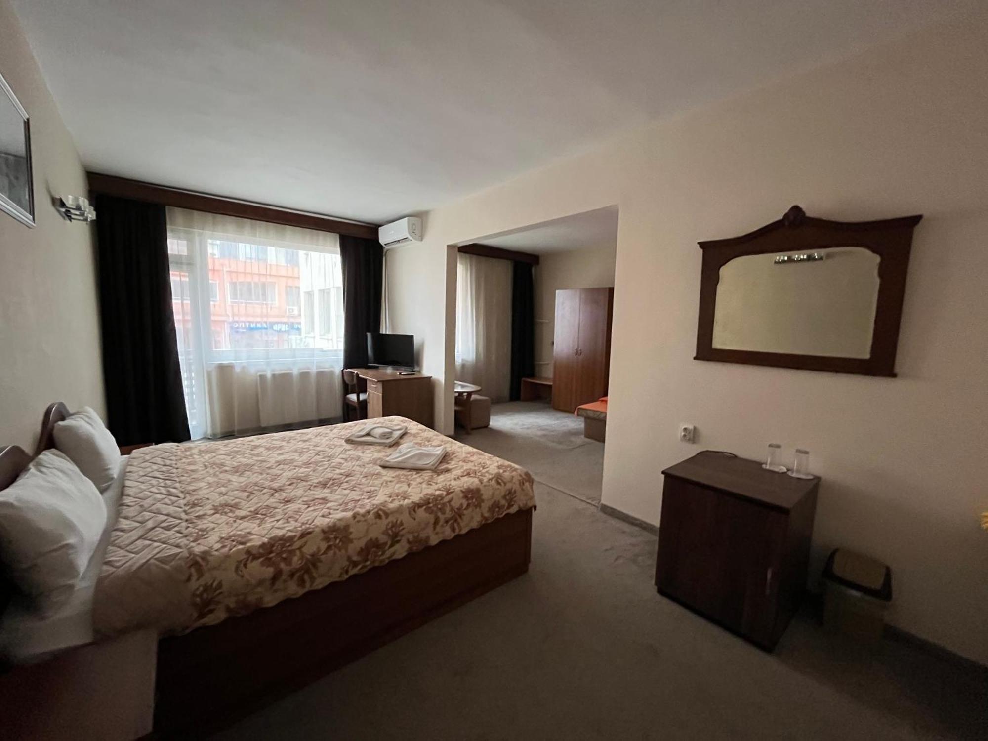 Park Hotel Ivailo Veliko Tarnovo Kamer foto