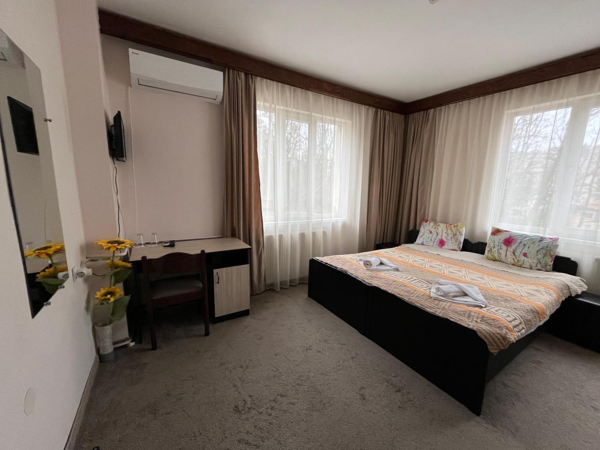 Park Hotel Ivailo Veliko Tarnovo Buitenkant foto