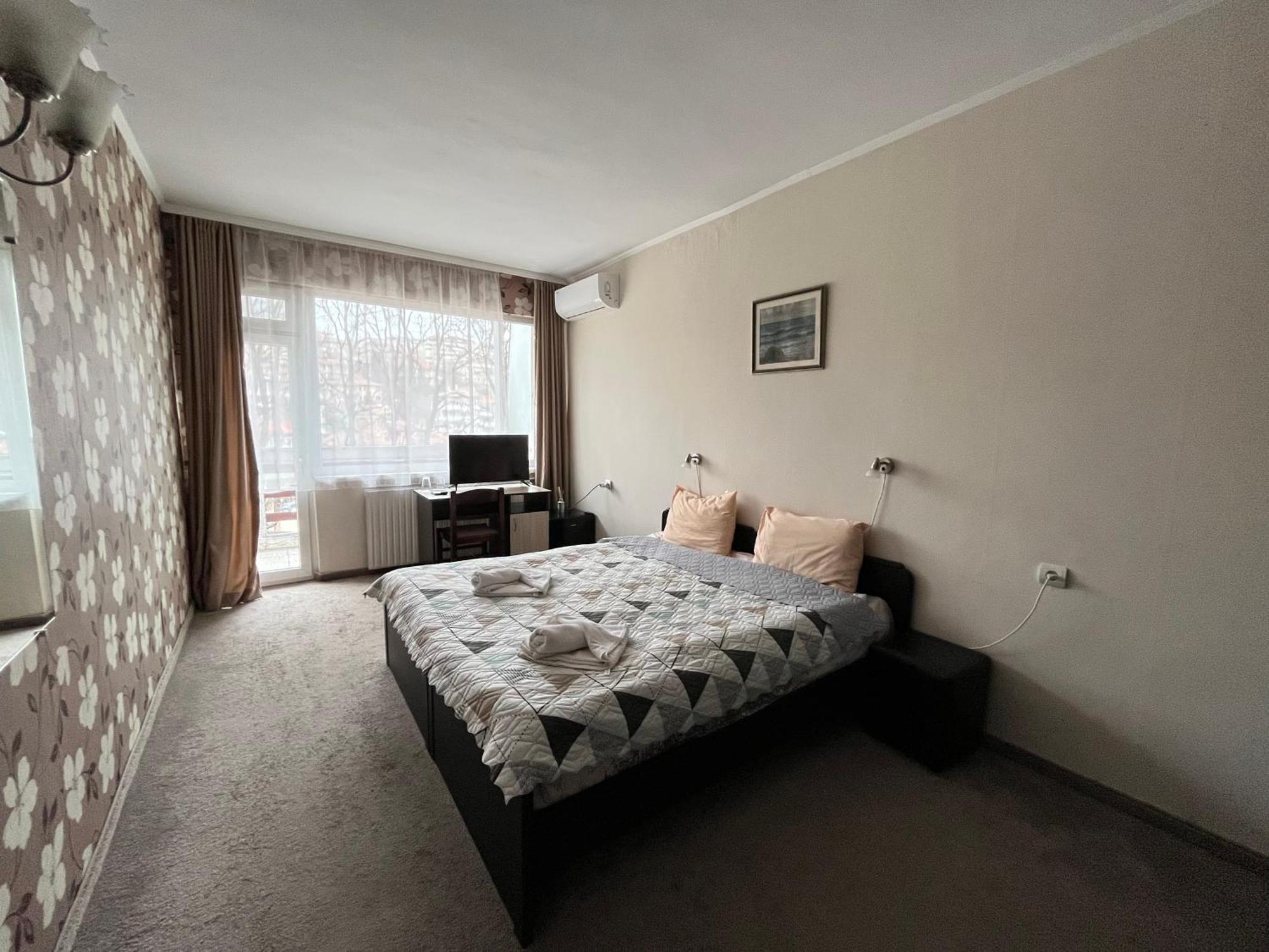 Park Hotel Ivailo Veliko Tarnovo Buitenkant foto