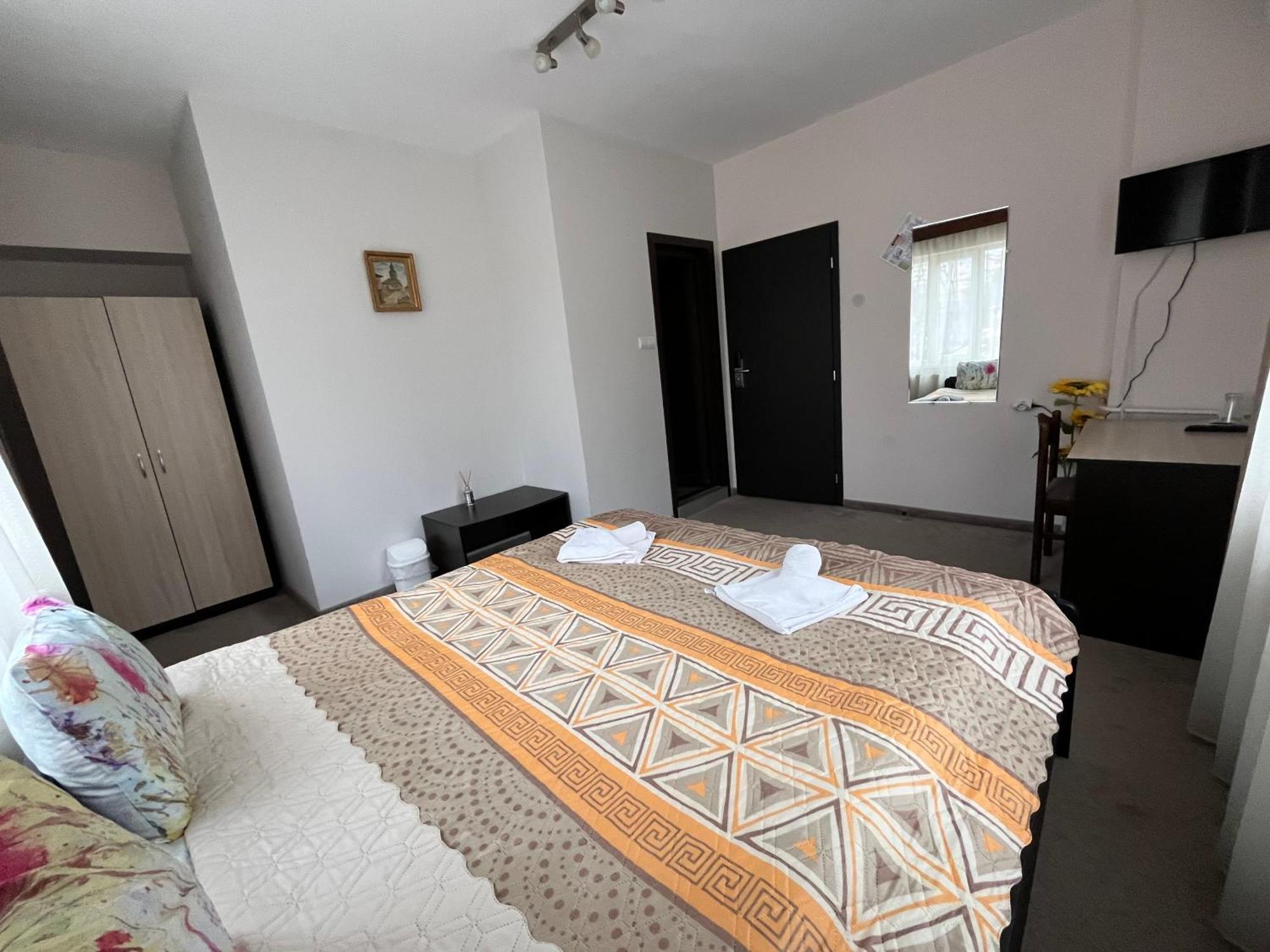 Park Hotel Ivailo Veliko Tarnovo Buitenkant foto